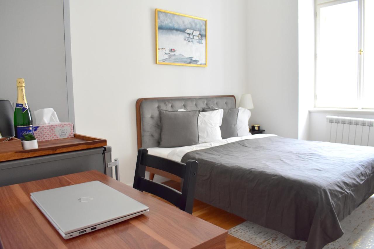 Lovely Apartment In Center Prag Exteriör bild