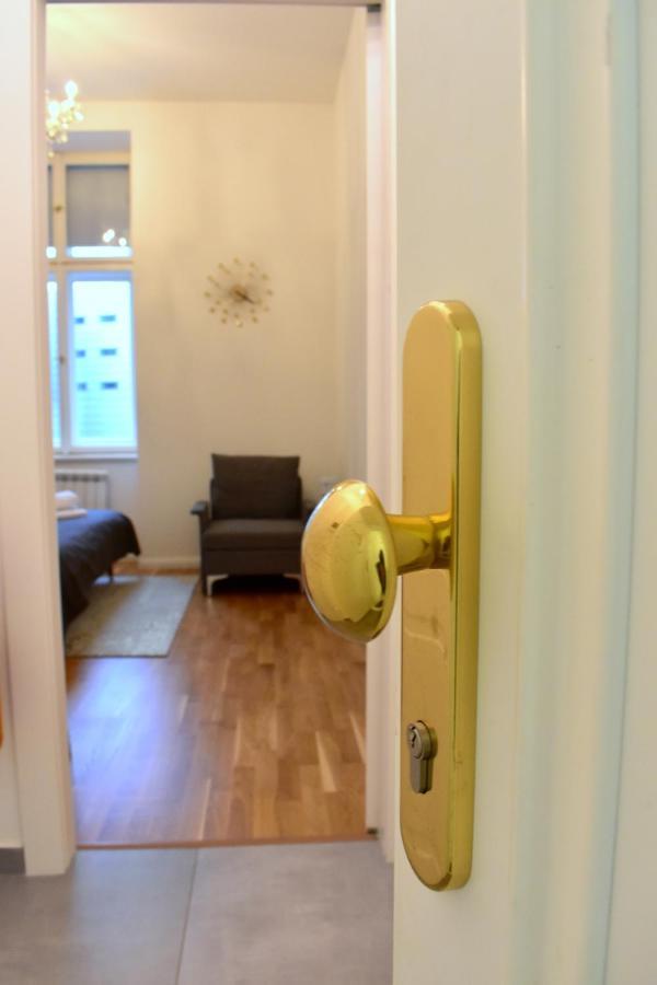 Lovely Apartment In Center Prag Exteriör bild