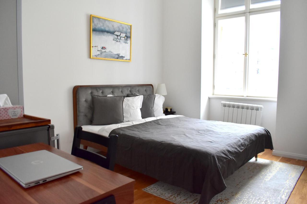 Lovely Apartment In Center Prag Exteriör bild