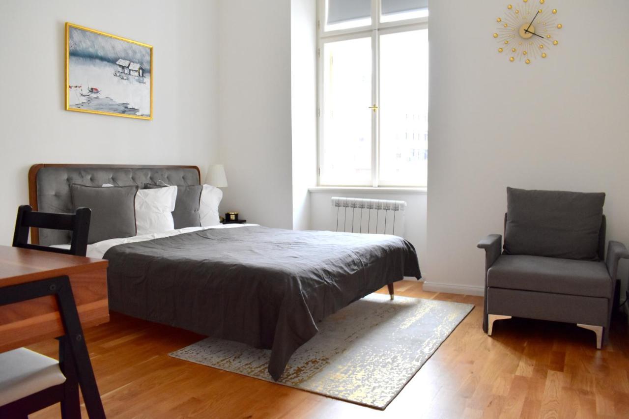 Lovely Apartment In Center Prag Exteriör bild