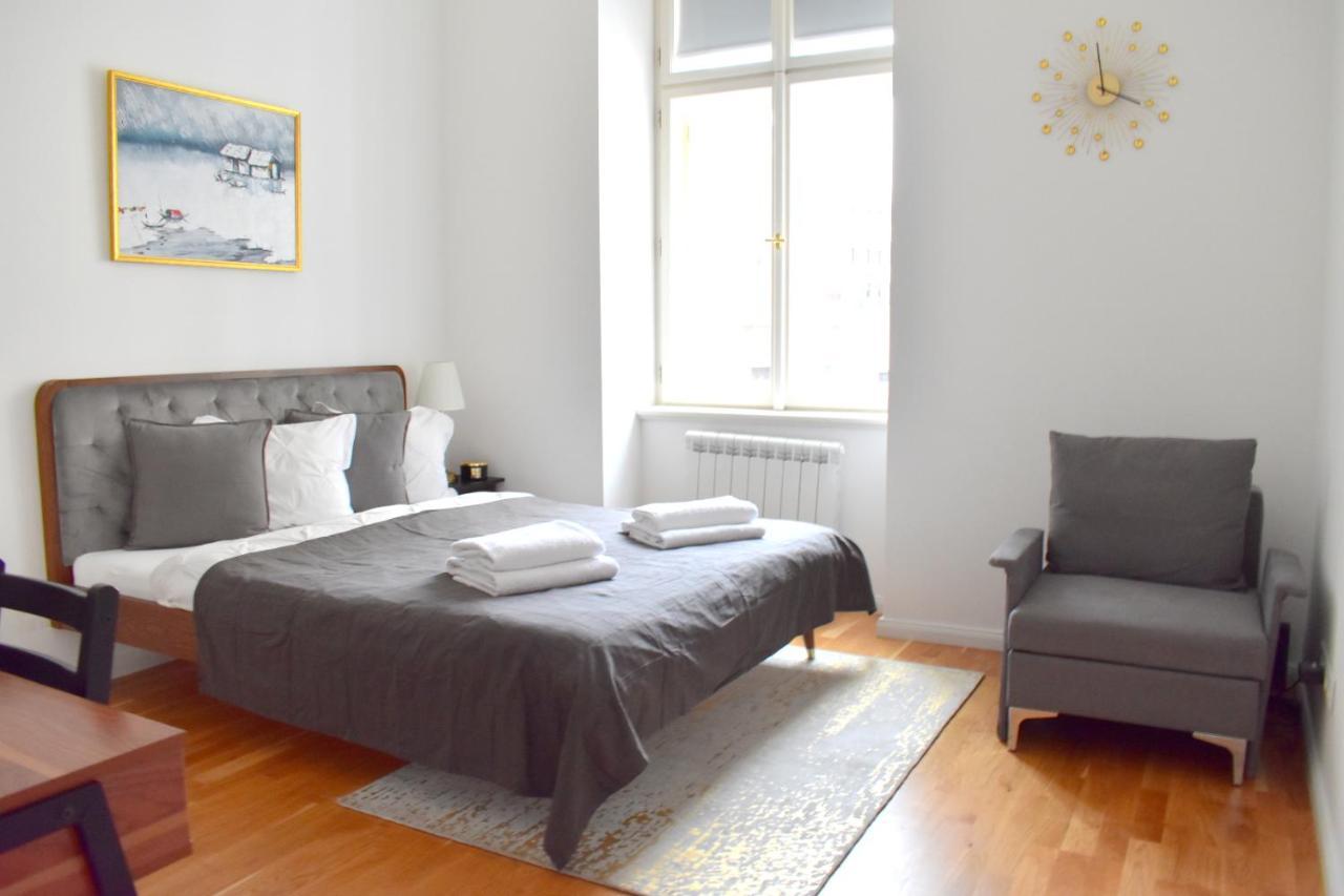 Lovely Apartment In Center Prag Exteriör bild