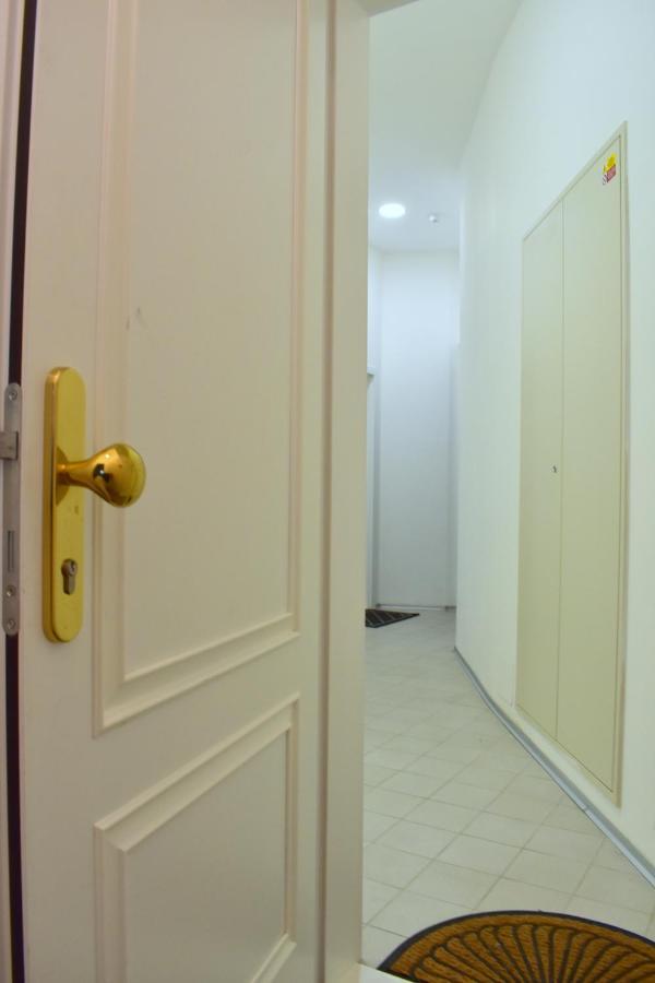 Lovely Apartment In Center Prag Exteriör bild